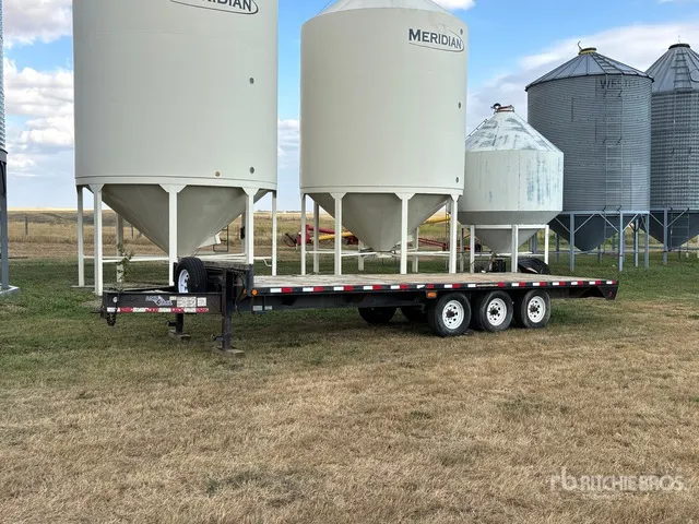 2011 Load Trail 24 ft Tri/A Equipment Trailer
