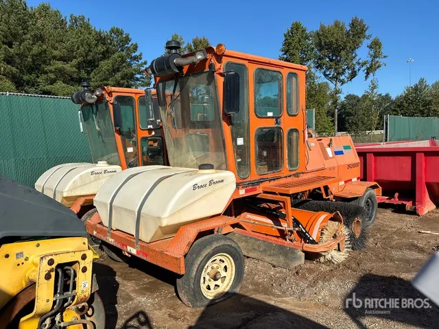 2014 Broce RJT-350 Self-Propelled Broom