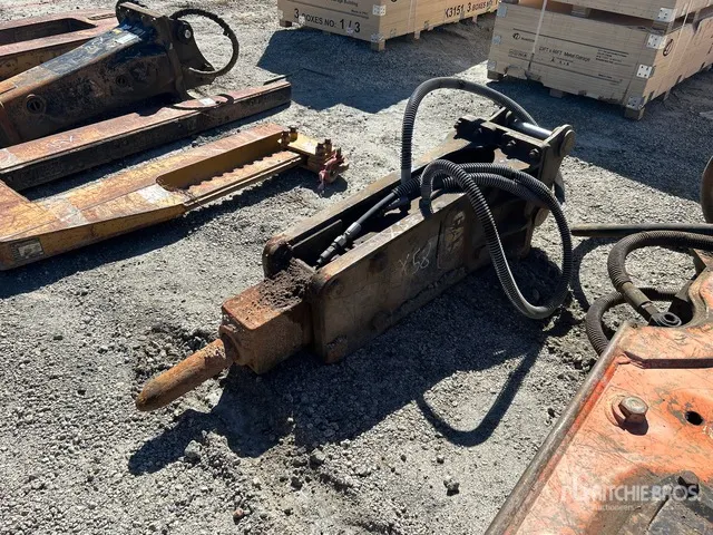 Cat B9 Hydraulic Breaker