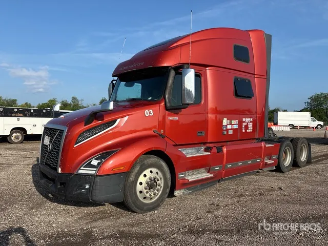 2022 Volvo VNL860 6x4 T/A Sleeper Truck Tractor