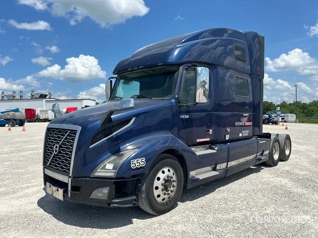 2019 Volvo VNL860 6x4 T/A Sleeper Truck Tractor