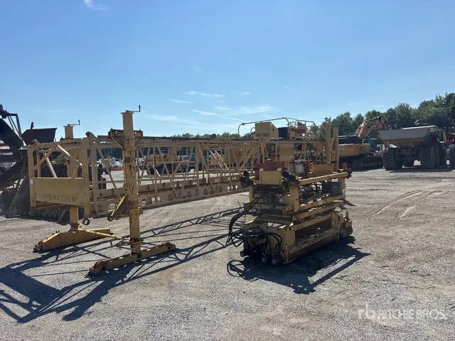 2001 Bid-Well 4800 Bridge Deck Finisher