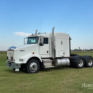 2005 Kenworth T800 6x4 T/A Sleeper Truck Tractor