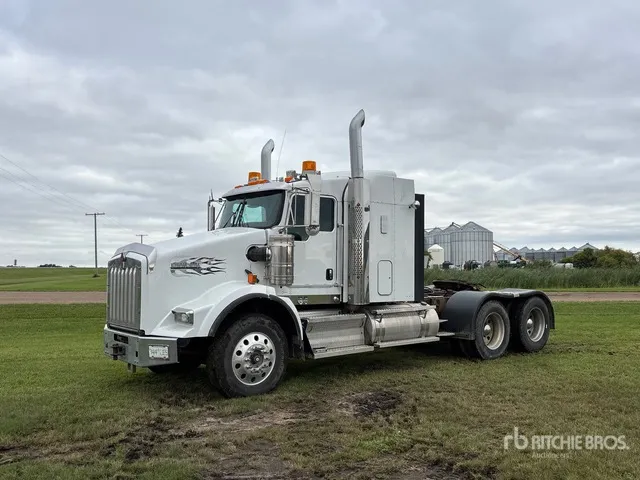 2013 Kenworth T800 6x4 T/A Sleeper Truck Tractor