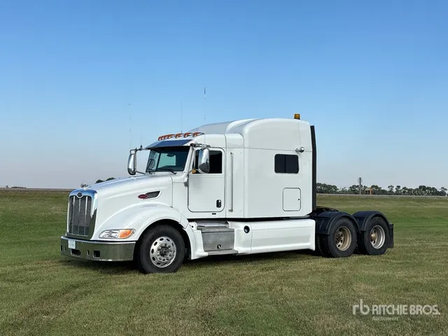 2014 Peterbilt 386 6x4 T/A Sleeper Truck Tractor