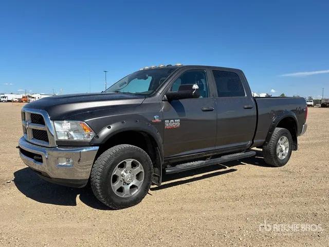 2017 Ram 3500 SLT 4x4 Crew Cab Pickup