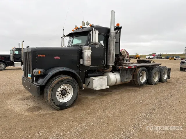 2012 Peterbilt 388 8x4 Winch Truck