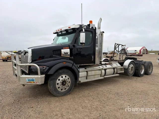2023 Western Star 49X 8x4 Tri/A Day Cab Truck Tractor