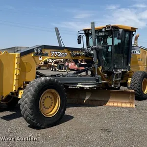2013 John Deere 772GP motor grader