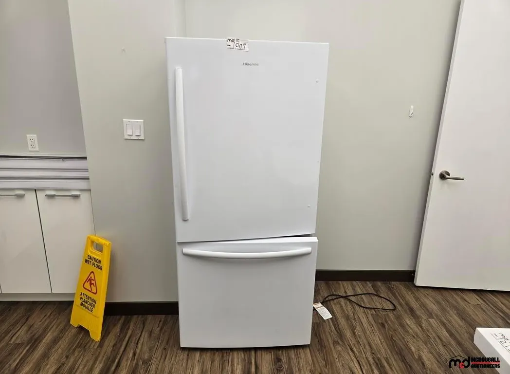 Hisense Bottom-Freezer Refrigerator
UNRESERVED