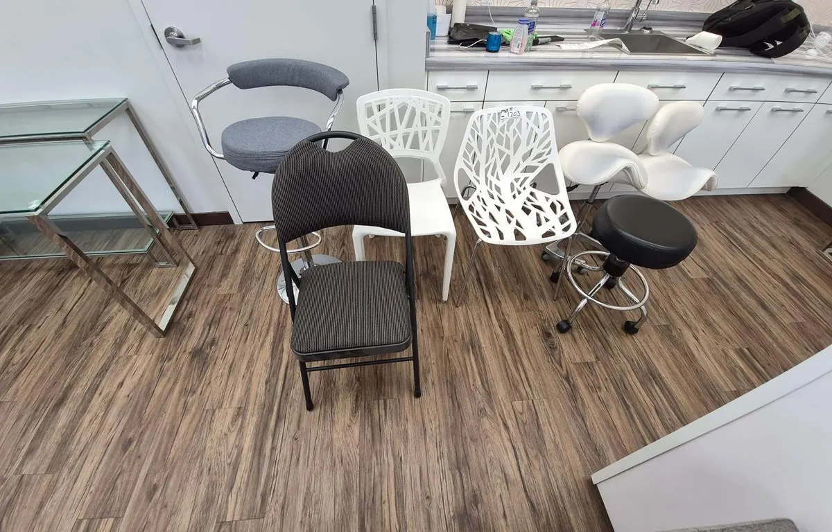 Assorted Office & Salon Chairs
UNRESERVED