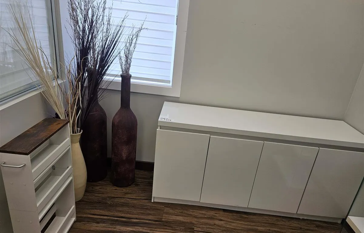 White Four-Door Storage Cabinet, Fake Plants and Organizer
UNRESERVED