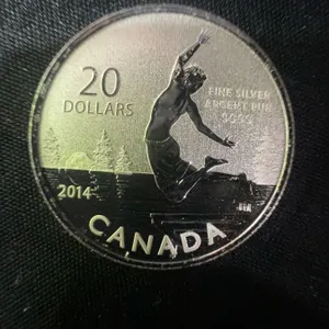 2014 Canada $20 Fine Silver Coin 9g .9999 Queen Elizabeth II