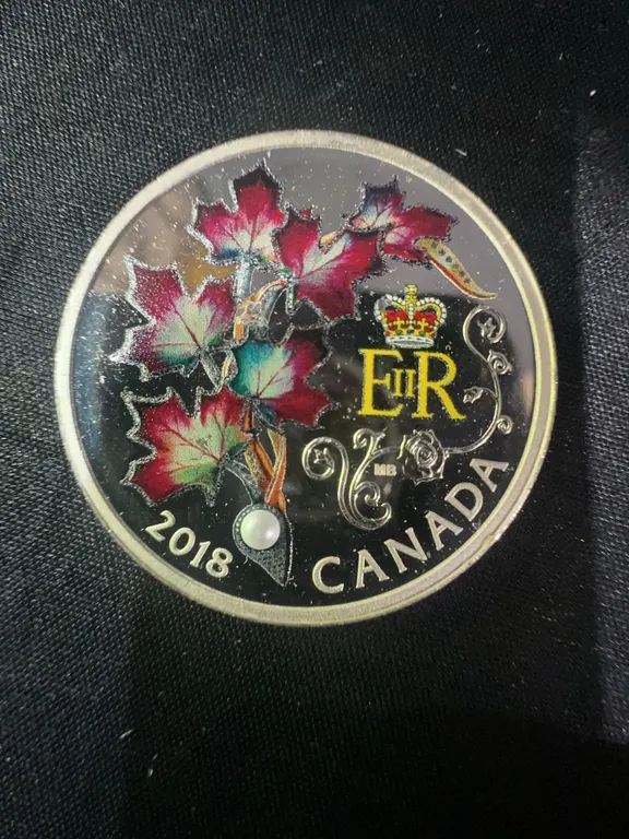 2018 Canada $20 Queen Elizabeth II Maple Leaf Colourized .9999 Fine Silver 32g Coin