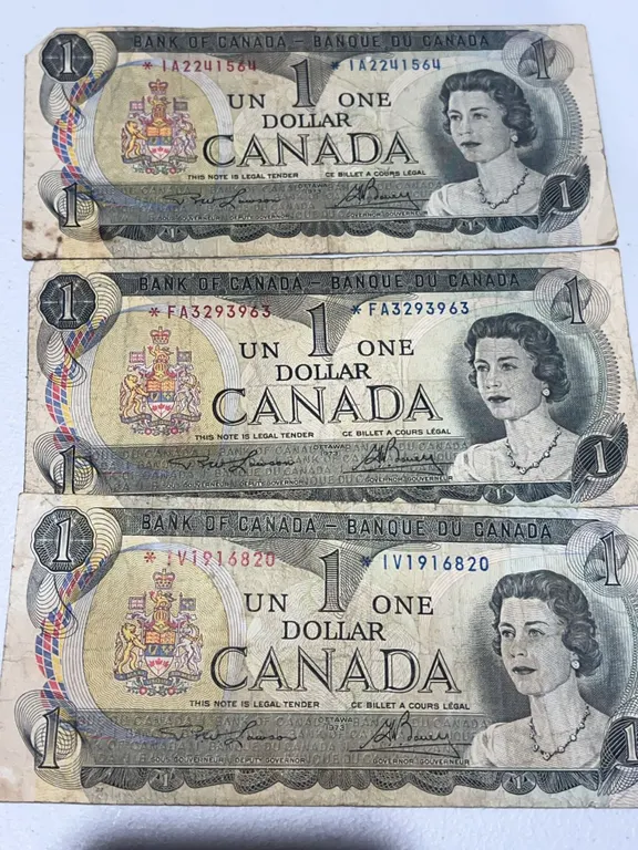 3 Bank of Canada 1954 One Dollar Banknotes