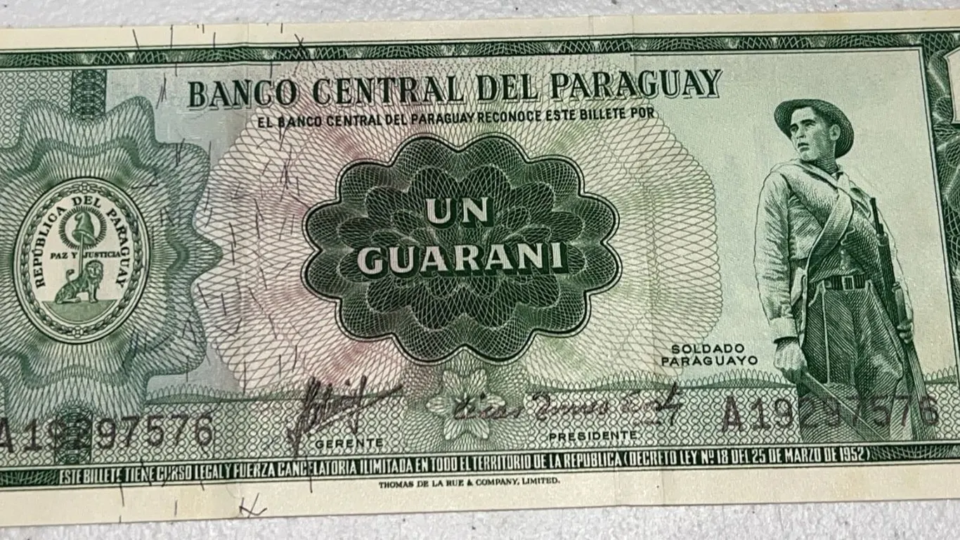 Paraguay One Guarani Banknote, Banco Central, Soldier, Palacio Legislativo