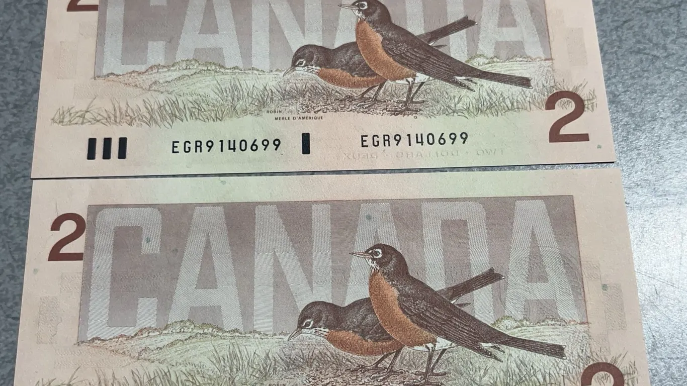 1986 Bank of Canada $2 Notes Sequential EGR9140698-699