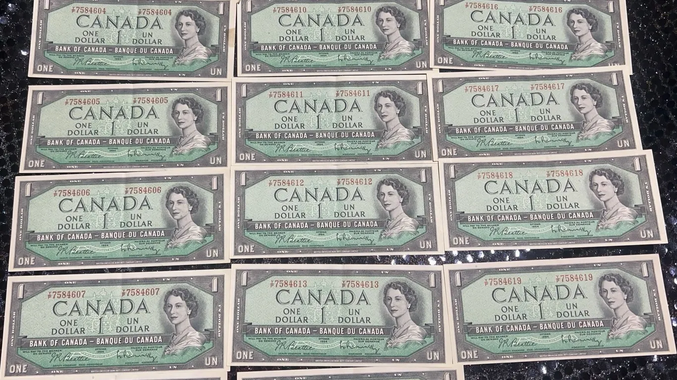 17 Sequential 1954 Bank of Canada $1 Notes Beattie-Rasminsky