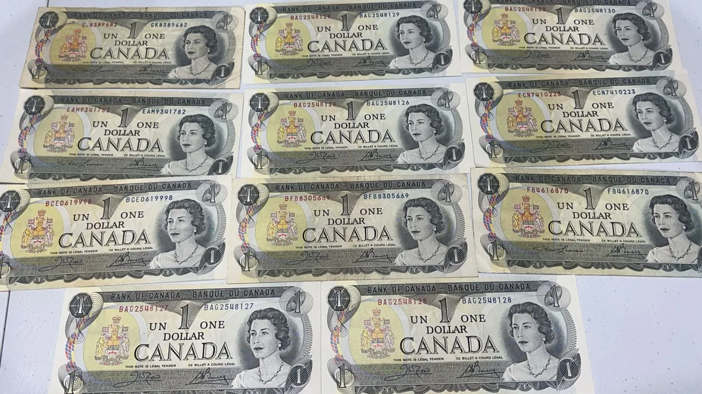 11 1973 Bank of Canada $1 Banknotes