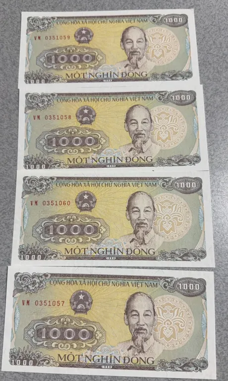 4 Vietnam 1000 Dong Banknotes Sequential Serial Numbers