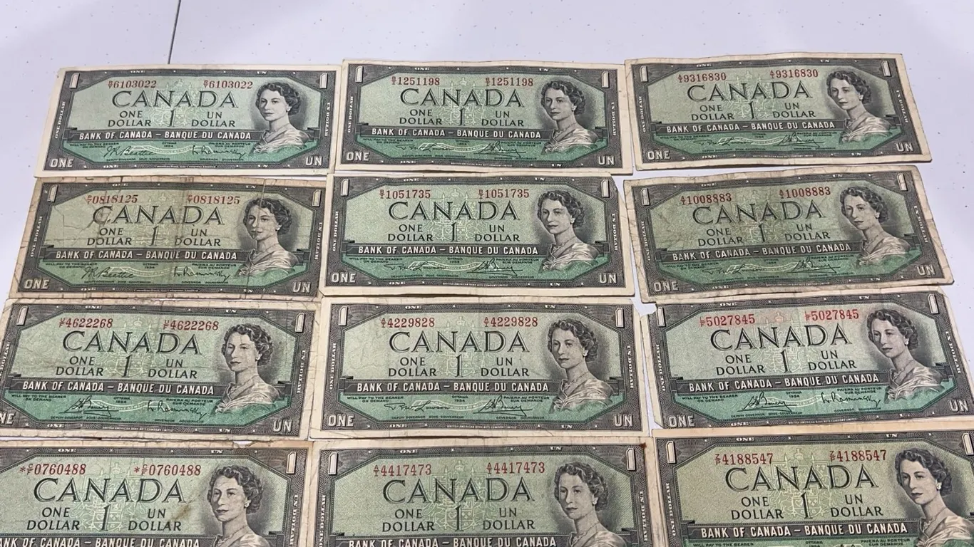 12 Canada 1954 One Dollar Banknotes Featuring Queen Elizabeth II