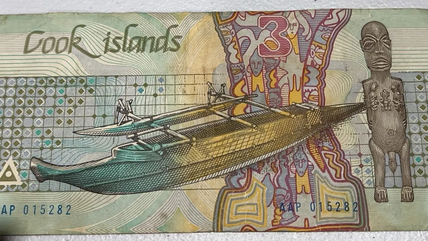 Cook Islands Three Dollar Banknote
