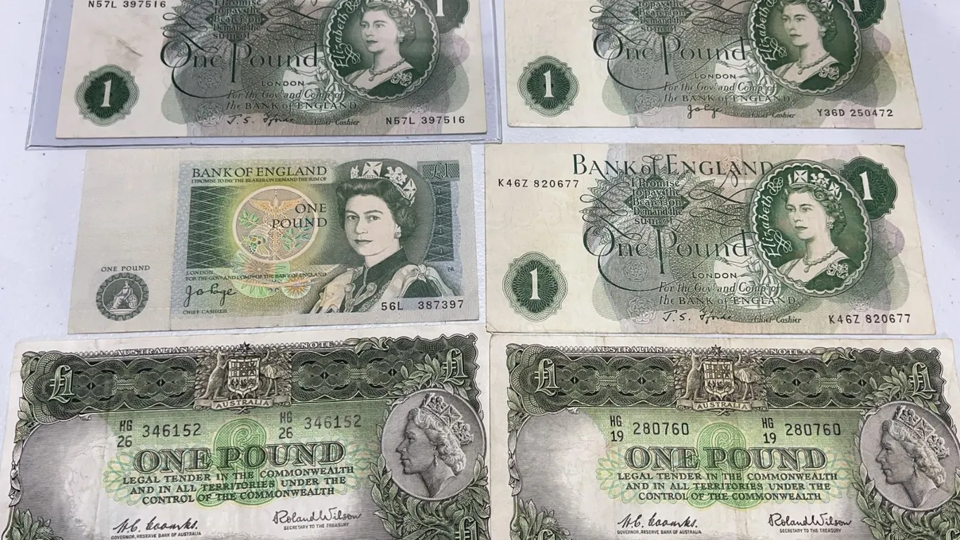 6 Bank of England and Commonwealth of Australia One Pound Notes