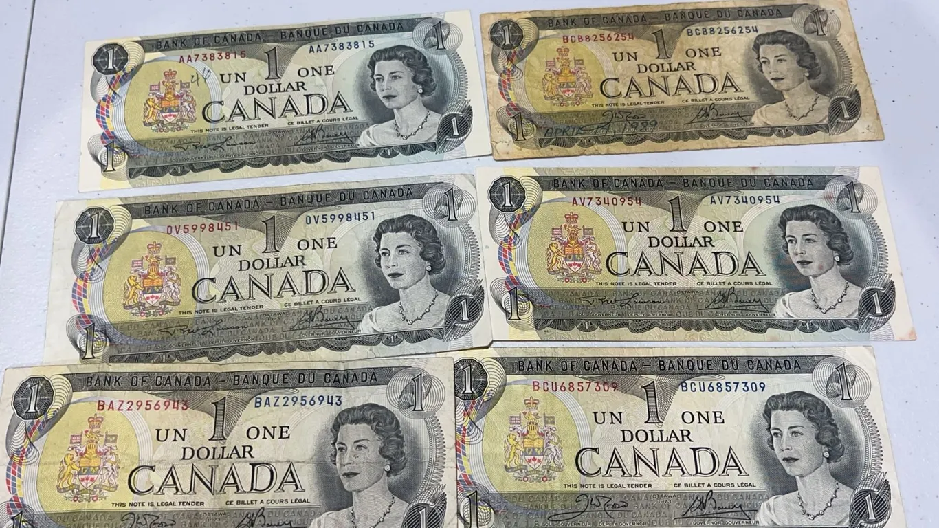 6 Bank of Canada 1973 One Dollar Notes