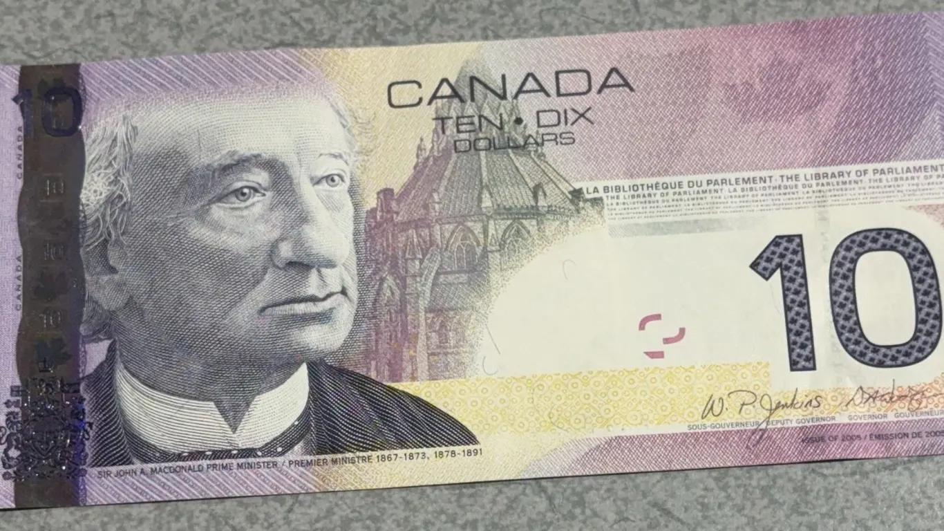2005 Canada $10 Banknote FET7754593 John A. Macdonald