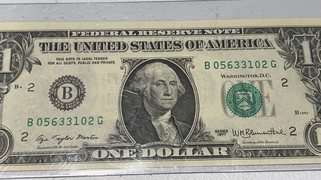 1977 US One Dollar Federal Reserve Note B05633102G
