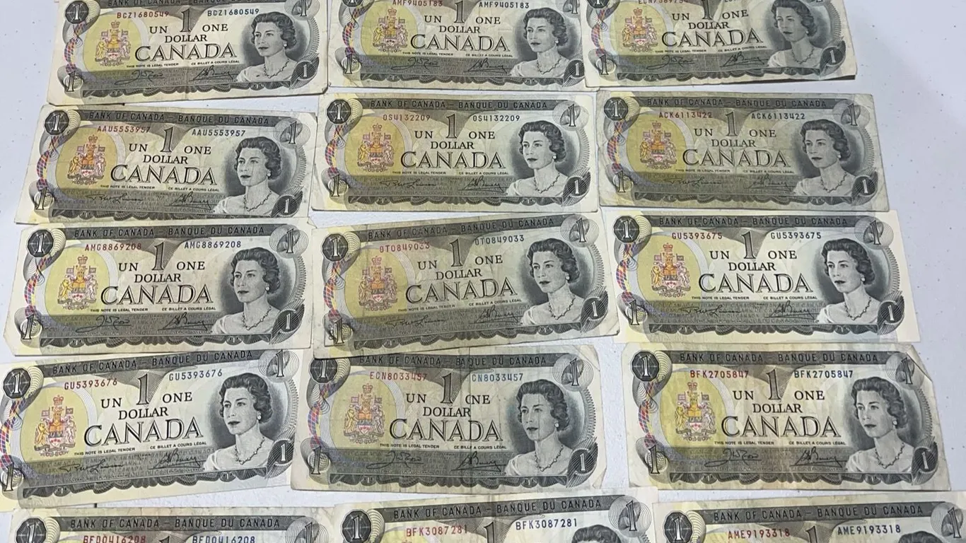 18 Bank of Canada $1 Bills, 1954 Series, QEII, Mixed Prefixes