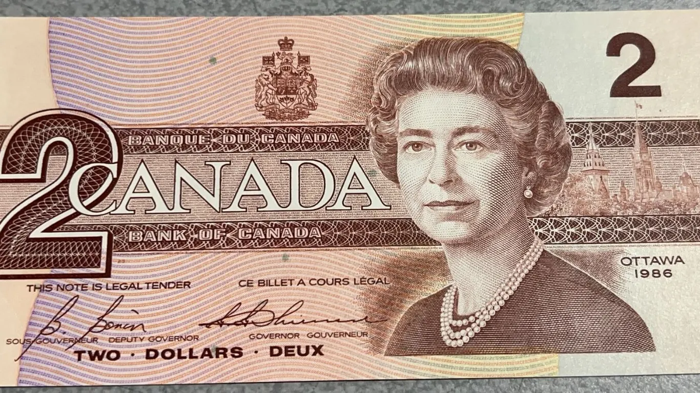 1986 Canada $2 Banknote With Queen Elizabeth II And Robins