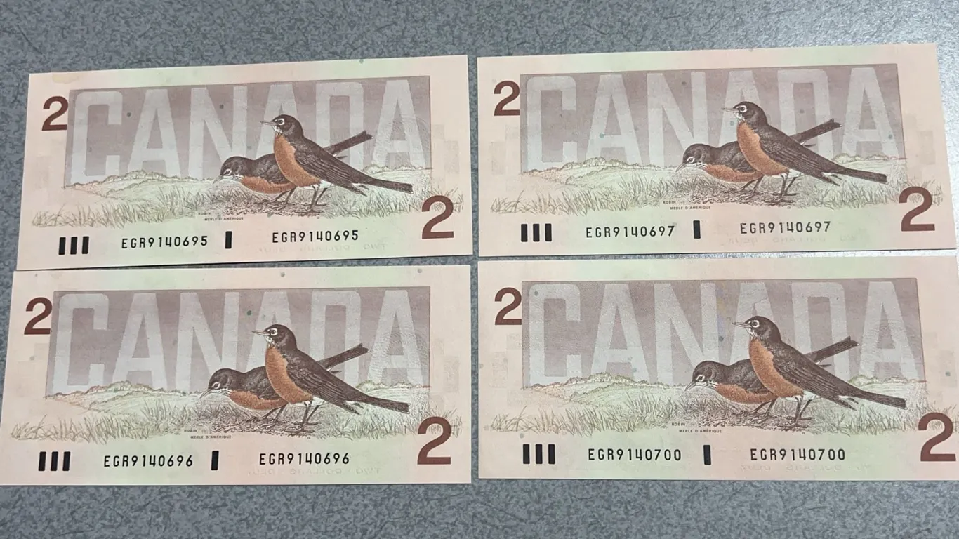Consecutive Canadian Two Dollar Bills (EGR9140695-698, 700)
