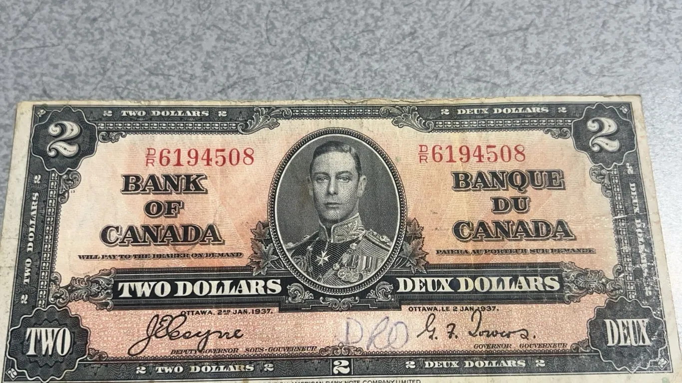 1937 Bank of Canada Two Dollar Bill – George VI, P-45b