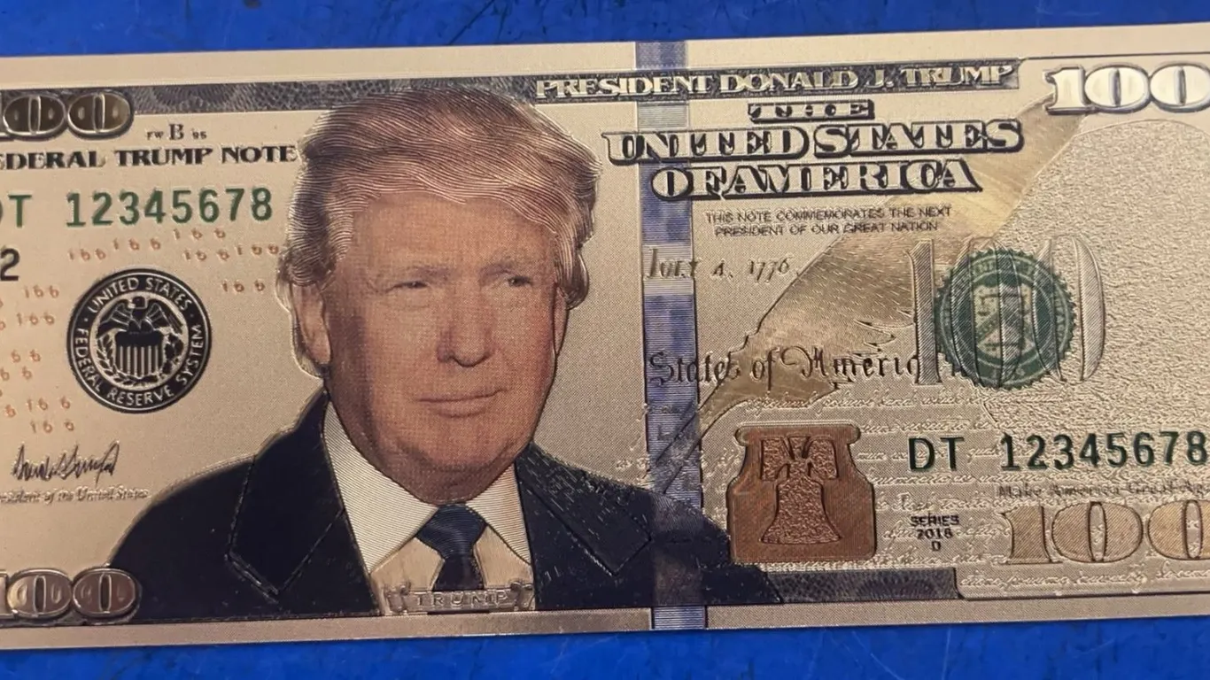 Donald J. Trump Commemorative Gold-Tone $100 Novelty Bill