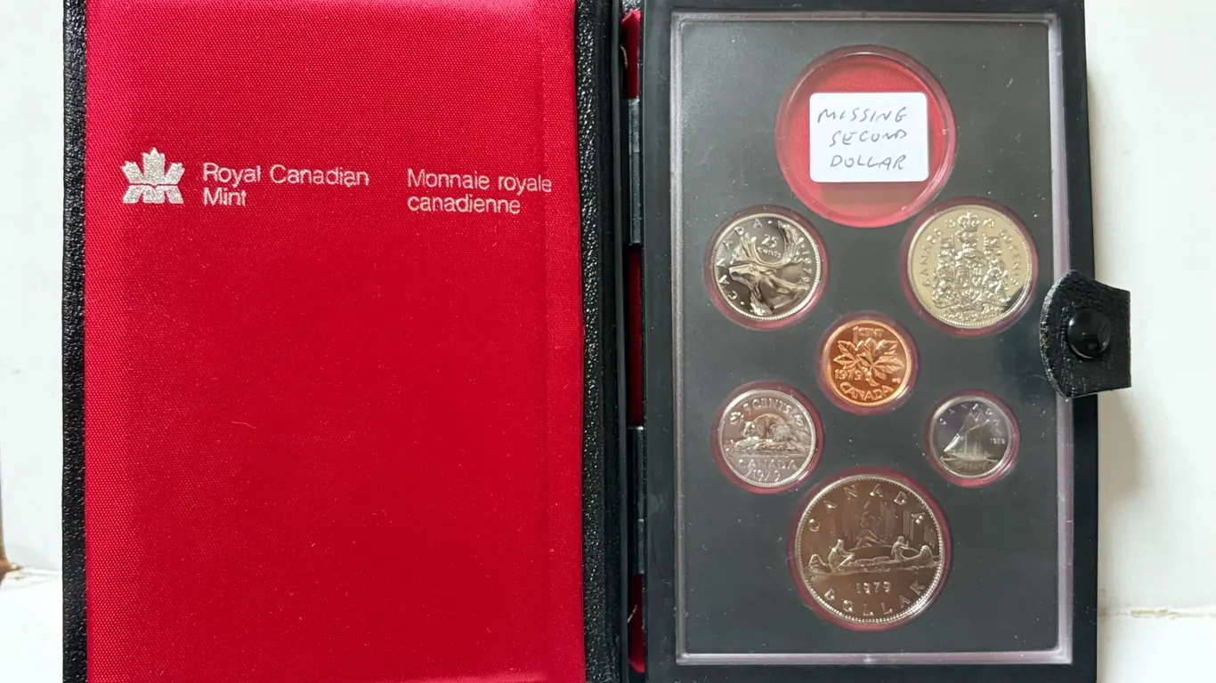 1979 Canada Coin Set in Leatherette Case – Missing Second Dollar
