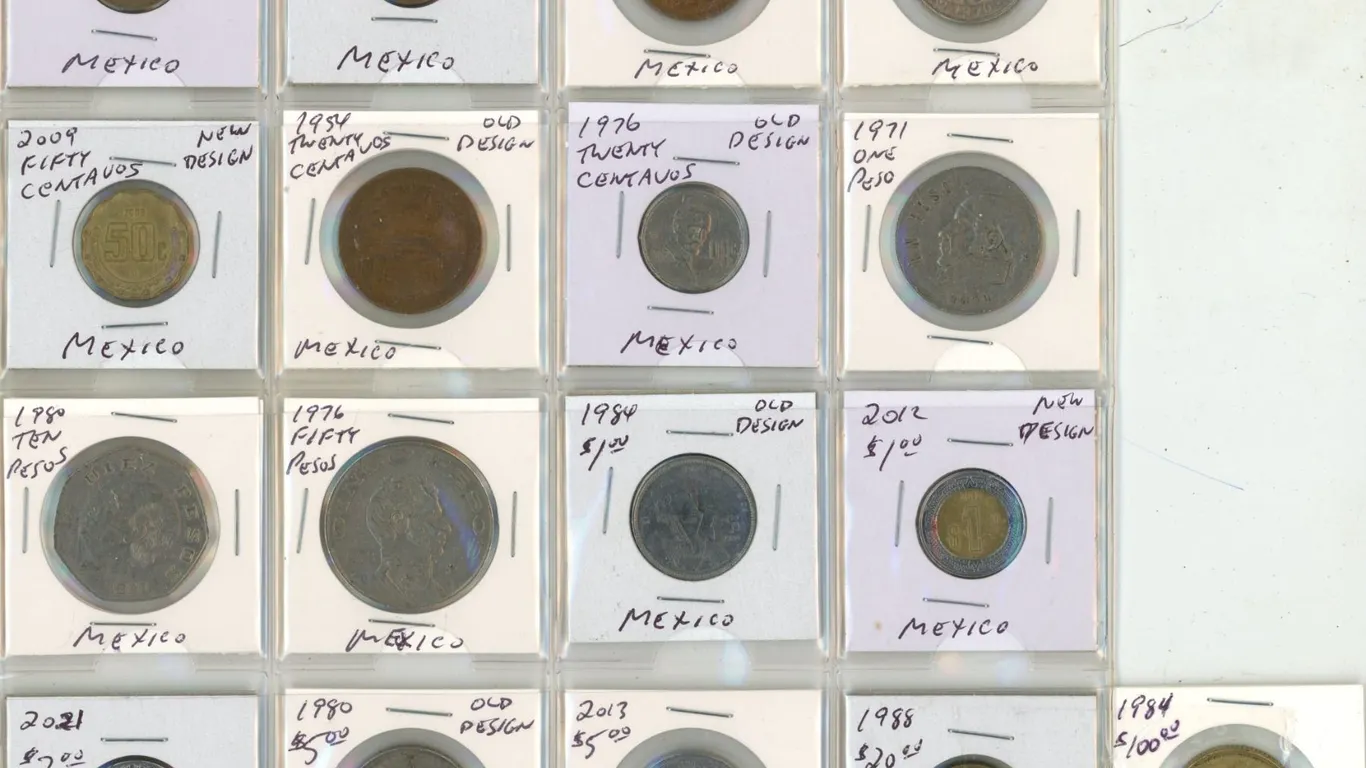 (17) Assorted Mexico Coins