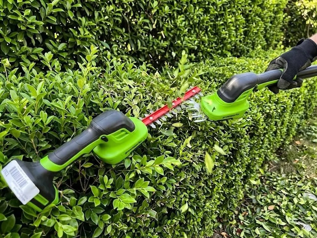 Greenworks Cordless Grass Shear NO BATTERY