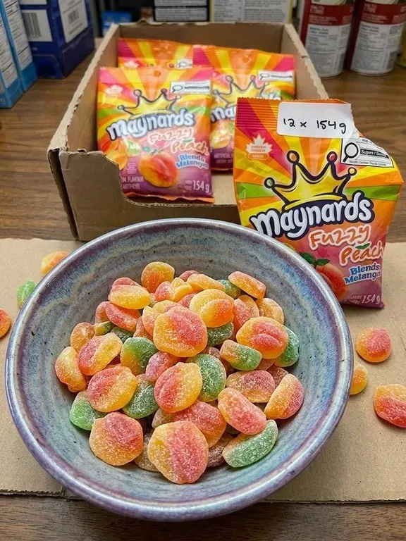 Maynards Fuzzy Peach Blends 12 x 154g