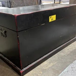 WOOD CHEST WITH BLANKETS CONTENTS 39" X 18" X 20"