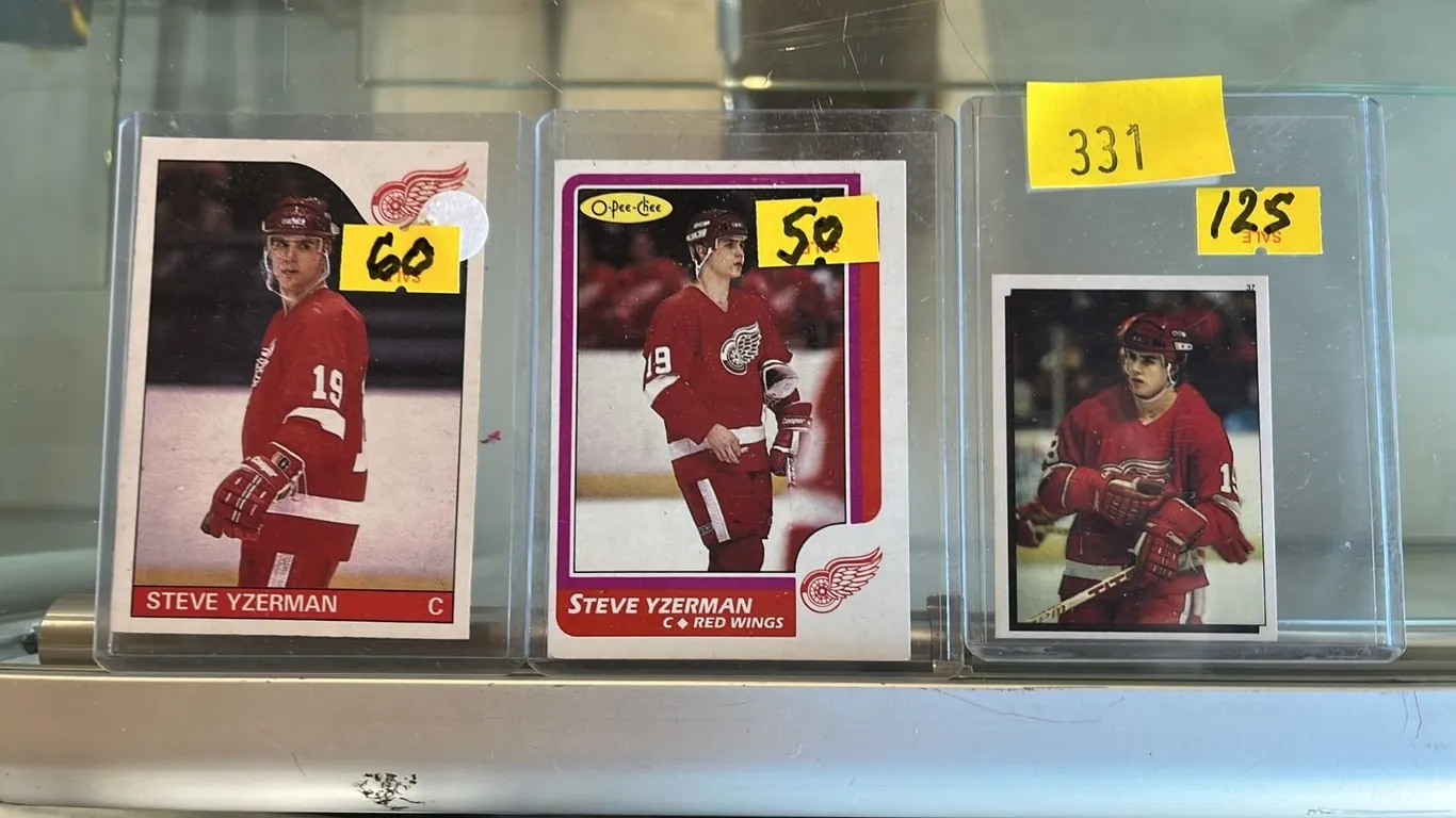 (3) STEVE YZERMAN HOCKEY CARDS
