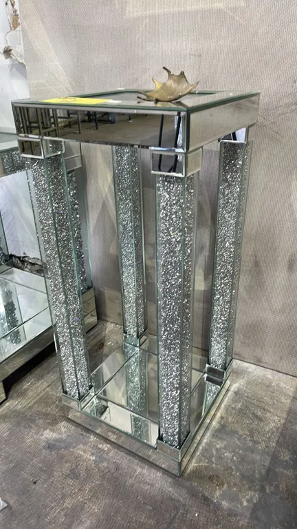 MODERN IN-LAID GLASS TOP GLAM MIRRORED END TABLE WITH CRUSHED DIAMOND ACCENTS 12" X 12" X 28"