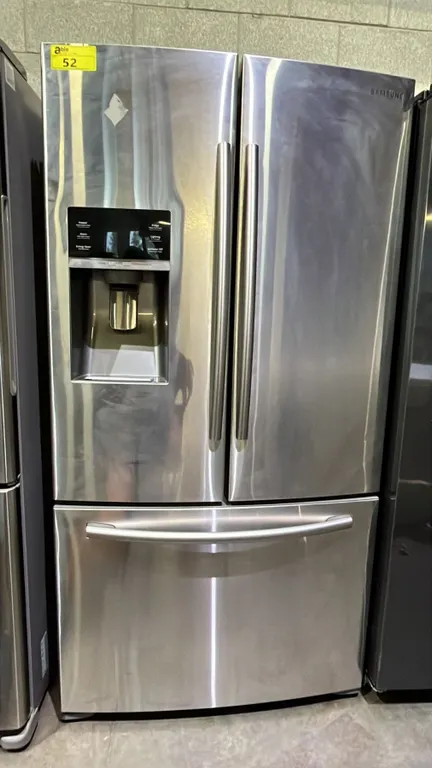 SAMSUNG 36" W STAINLESS STEEL FRENCH DOOR FRIDGE WITH WATER & ICE DISPENSER & BOTTOM FREEZER DRAWER