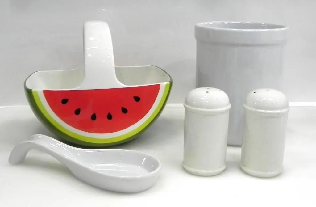 ASSORTED WHITE CERAMIC KITCHENWARE