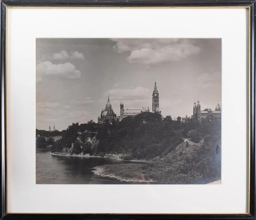 FRAMED BLACK & WHITE PHOTO OF PARLIAMENT HILL