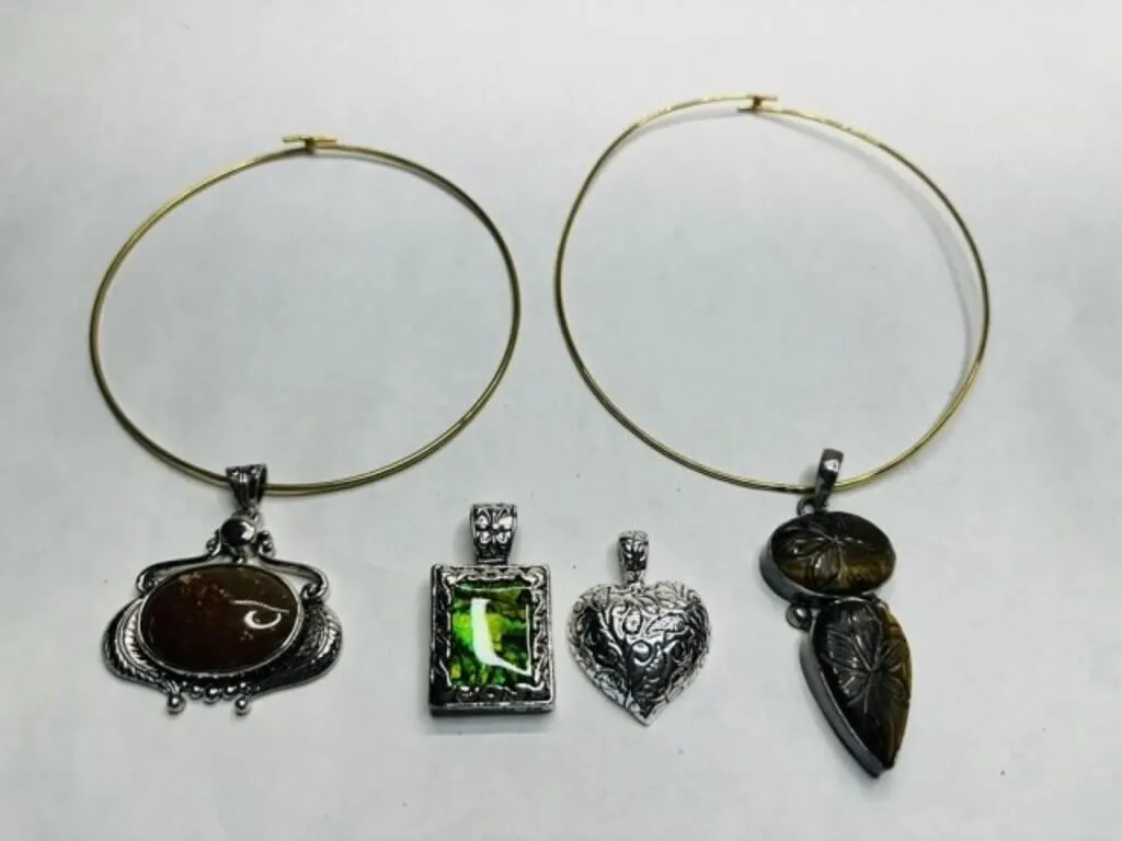 4 Necklace Pendants, 2 gold tone choker