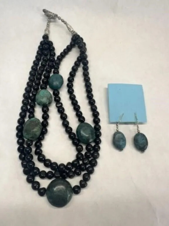 Triple Strand Necklace Turquoise? Nuggets w/onyx?
