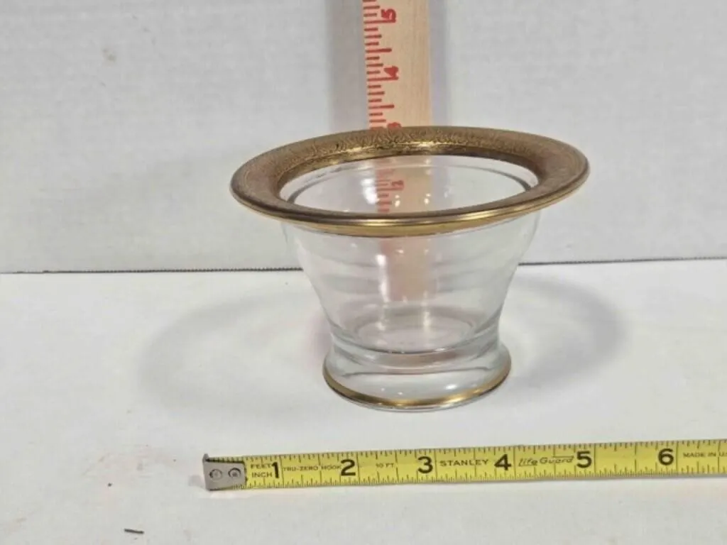 Glass bowl, gold rim, 3�" tall