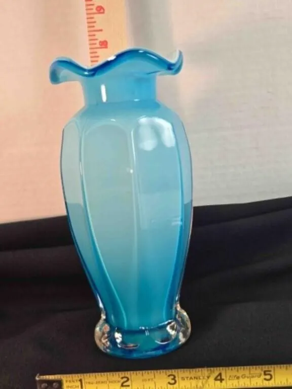 Fenton glass vase, two tone blue, 7�" tall