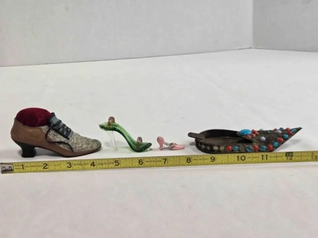 Pin cushion, 4 decorative high heels